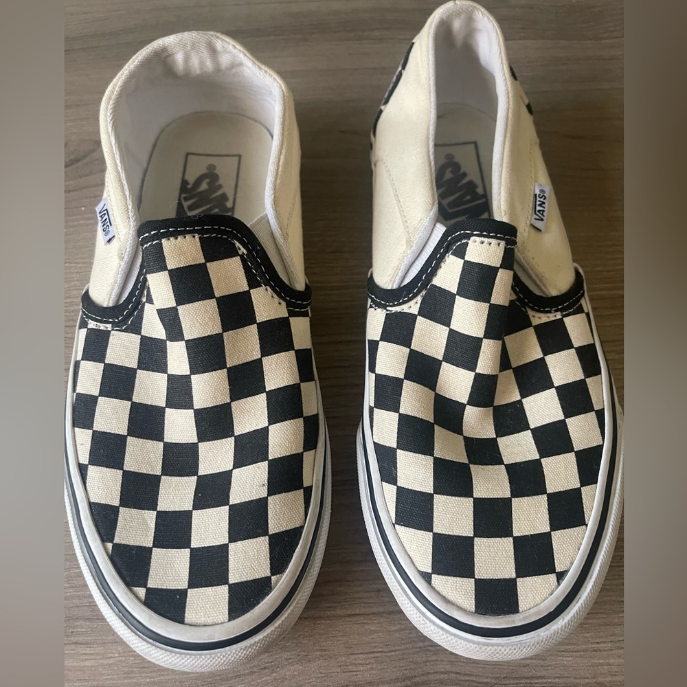 Classic Vans Slip On Checkered Women’s 5.5